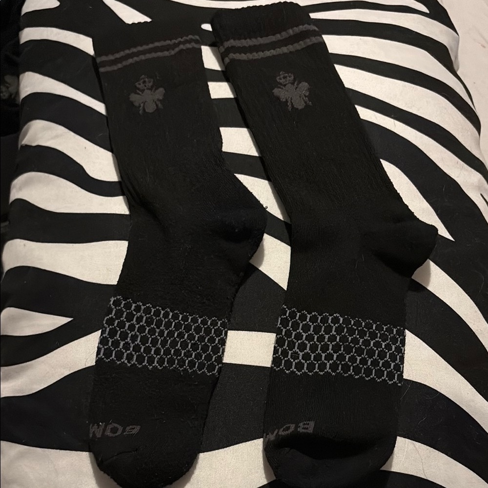 NEW BOMBAS Black Crew Socks